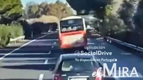Imagen del autob&uacute;s a su paso por Jerez