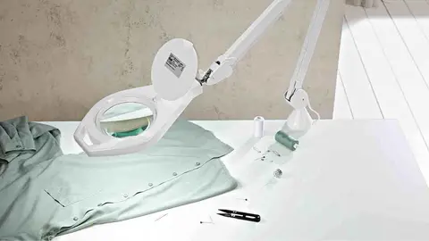 L&aacute;mpara-lupa LED Livarno Home de Lidl