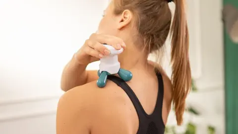 Masajeador manual electr&oacute;nico con vibraci&oacute;n de Decathlon