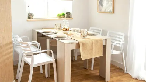No hay otra igual: Leroy merlin desata la locura con su mesa extensible para el sal&oacute;n