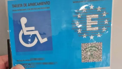Fotocopian tarjeta de aparcamiento de movilidad reducida en Jerez 