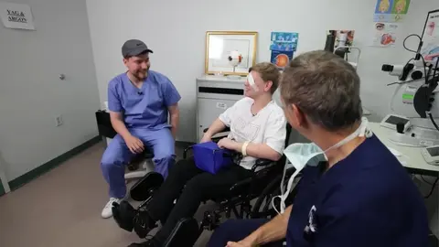 El Youtuber americano Mrbeast cura la ceguera de 1000 personas en su &uacute;ltimo v&iacute;deo