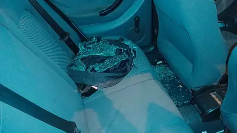 Cristales rotos en un coche en Jerez