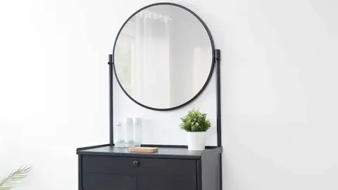 Armario con espejo KORNSJ&Ouml; de Ikea