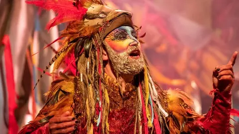 El esp&iacute;ritu de Juan Carlos Arag&oacute;n vuelve al Concurso del Carnaval de C&aacute;diz. Esclavos tras renacer