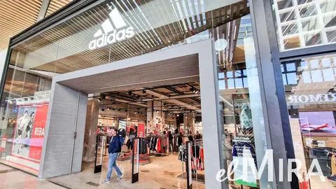 Adidas en Centro Comercial Lagoh de Sevilla | El MIRA