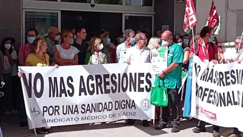 Concentraci&oacute;n en contra de las agresiones a los sanitarios