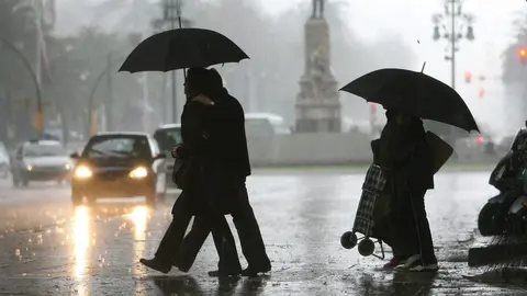 La lluvia regresa con fuerza a Andaluc&iacute;a. Huelva, C&aacute;diz y M&aacute;laga, las m&aacute;s afectadas