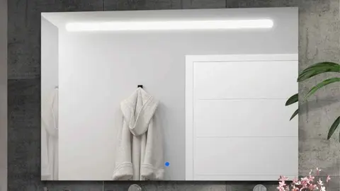 Espejo de ba&ntilde;o con luz LED Push de Leroy Merlin