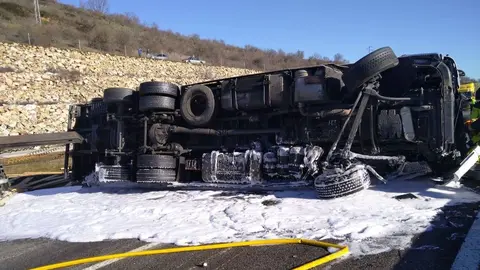 Este es el impactante choque entre 2 camiones en Bail&eacute;n. Kil&oacute;metros de retenciones