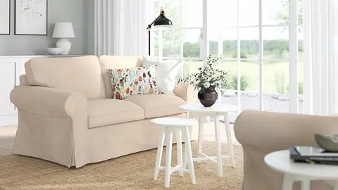 Ikea tiene el sof&aacute; imprescindible para tu sal&oacute;n sin que ocupe espacio