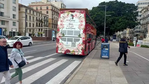 Autob&uacute;s tur&iacute;stico de Lola Flores por las calles de M&aacute;laga