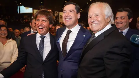 Juanma Moreno aumenta las subvenciones para el mundo del toro en Andaluc&iacute;a