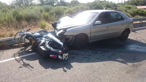 Este es el impactante accidente de tr&aacute;fico sufrido por un motorista en la AP-7 en Benalm&aacute;dena