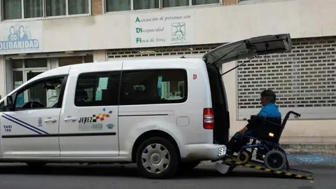 Taxi con movilidad reducida en Jerez