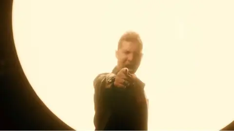 David Bisbal se coloca el tercero en tendencias de Youtube con su nuevo tema 'Ajedrez'