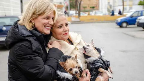 Mar&iacute;a Jos&eacute; Garc&iacute;a-Pelayo (PP) durante su visita al barrio de San Telmo