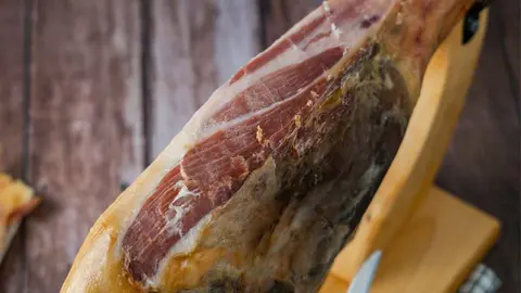 Jam&oacute;n ib&eacute;rico