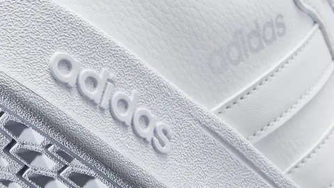 Las zapatillas elegantes de 39 &euro; de Adidas y Skechers que han logrado eclipsar al resto de Decathlon