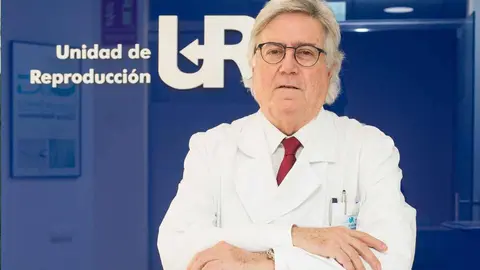 El Dr. Jos&eacute; Jes&uacute;s L&oacute;pez G&aacute;lvez, director del Grupo UR