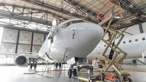 Reparaci&oacute;n de un avi&oacute;n