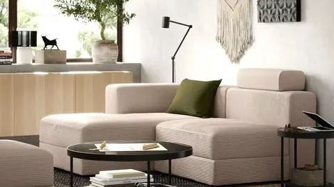 Este sof&aacute; de chaise longue de Ikea une elegancia y estilo en un solo mueble