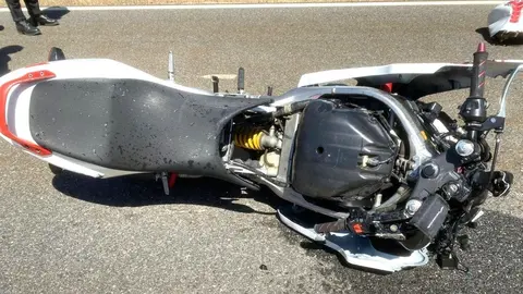 Muere un hombre tras una colisi&oacute;n entre un todoterreno y un ciclomotor en Roquetas de Mar