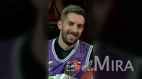 El jugador de baloncesto Alberto D&iacute;az humilla en directo a David Broncano en La Resistencia