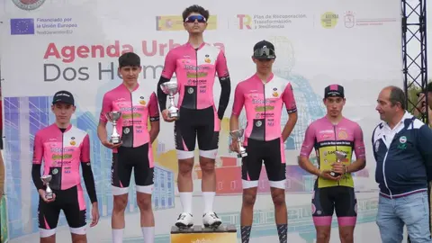 Indeso Bike Jerez ti&ntilde;e de rosa el podio en Dos Hermanas