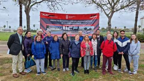 La alcaldesa de Jerez, Mamen S&aacute;nchez, presenta las nuevas actividades deportivas y servicios municipales en el Complejo Deportivo Chap&iacute;n