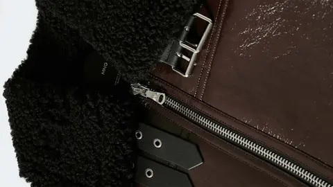 La chaqueta de Mango anti fr&iacute;o que m&aacute;s se lleva esta primavera la siguen rebajando