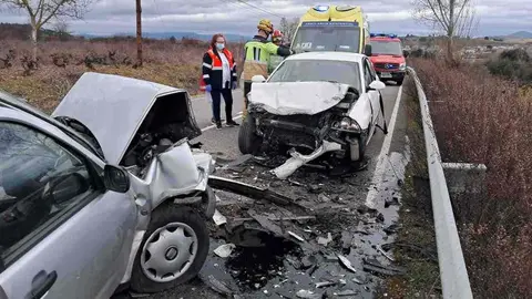 Brutal choque entre 2 turismos en la carretera A-7 en Almer&iacute;a