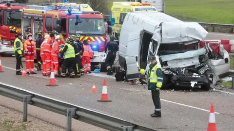 Brutal choque m&uacute;ltiple de coches en la A-4 a la altura de C&oacute;rdoba. Estas son las consecuencias