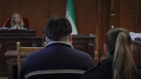 Crimen en Sevilla. M&aacute;s de 40 pu&ntilde;aladas hasta sacarle las tripas y un ojo