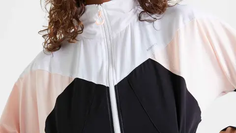 Chaqueta fitness con capucha de Domyos negro y coral de Decathlon