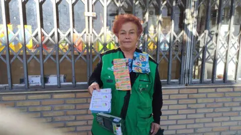 Josefa Gil vendedora de la ONCE en C&aacute;diz