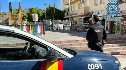 Mata a patadas y pisotones a un perro en un parque de Jerez delante de su due&ntilde;a de solo 12 a&ntilde;os