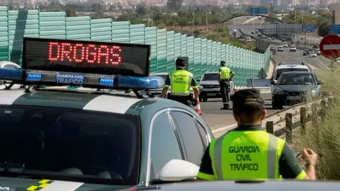 As&iacute; circula varios kil&oacute;metros en sentido contrario por C&oacute;rdoba burl&aacute;ndose de la Guardia Civil