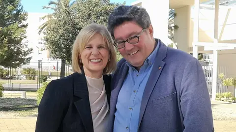 Jos&eacute; &Aacute;ngel Aparicio Hormigo junto a Mar&iacute;a Jos&eacute; Garc&iacute;a-Pelayo
