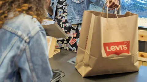 Las 3 camisetas de marca que si eres mujer cool te comprar&aacute;s en Amazon por menos de 19 Euros