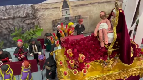 Semana Santa en plastilina el Colegio Montaigne de Jerez recrea la procesi&oacute;n de las Angustias