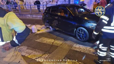 Impactante choque de veh&iacute;culos cerca del Hospital Virgen del Roc&iacute;o de Sevilla