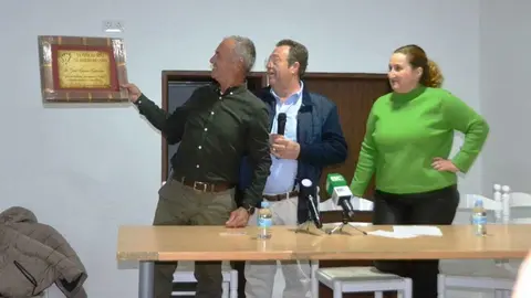 Distinci&oacute;n a un socio