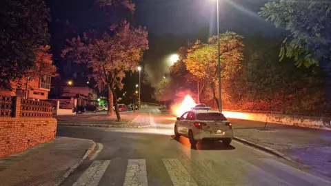 Nueva quema de contenedores en Jerez las llamas alcanzan varios metros en Picadue&ntilde;a Alta