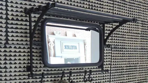 Perchero con espejo y estante de Leroy Merlin