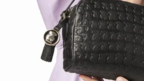 Elegante y chic: el nuevo bolso todoterreno de Tous en Amazon