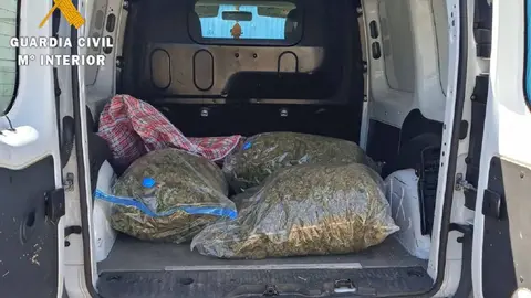 Esta es su reacci&oacute;n despu&eacute;s de ser pillado con una furgoneta cargada de marihuana en Granada