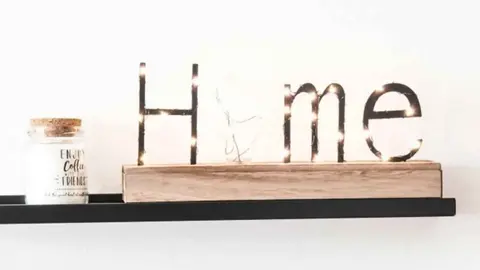 Palabra luminosa de metal con bombilla de Maisons du Monde