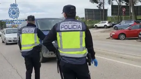Persecuci&oacute;n en C&oacute;rdoba. Se salta 3 controles policiales y acaba chocando contra otro veh&iacute;culo