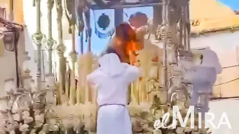 Estas son las consecuencias del incendio en el trono de la Virgen del Roc&iacute;o en V&eacute;lez-M&aacute;laga